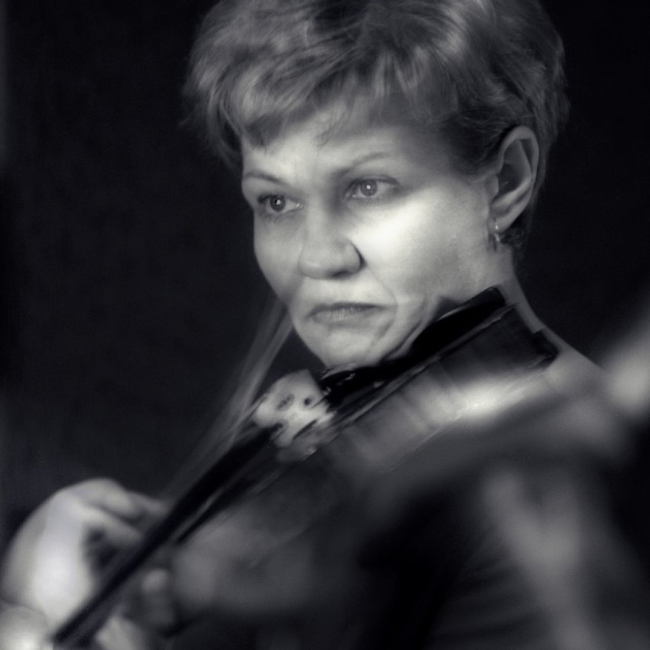 Smuikininkė Angelė Litvaitytė – apie orkestro koncertmeisterio vietos  privalumus ir minusus