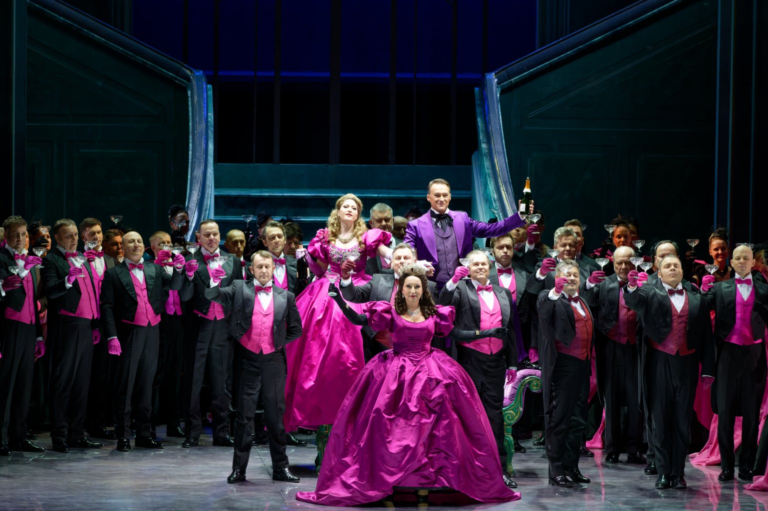 Paskutinis metų vakaras teatre: naujametę „Traviatą“ atliko žymūs solistai