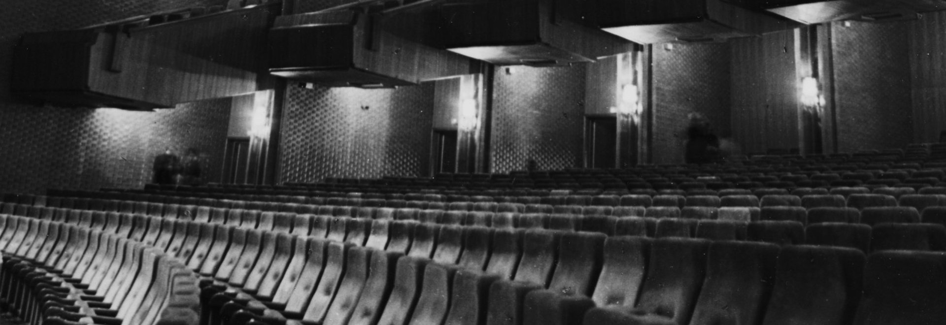 Dingęs teatras: užkulisių detektyvas