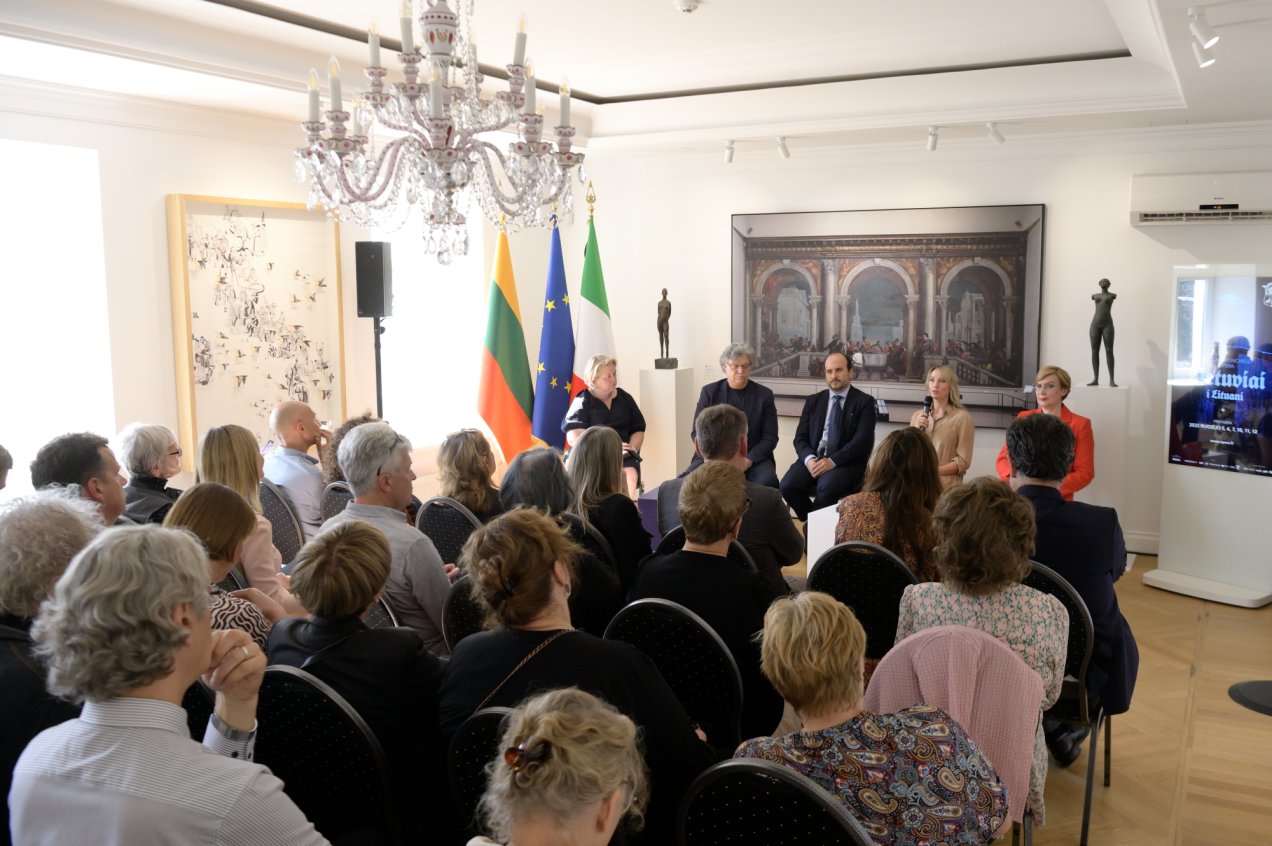 Operos premjera – tarsi laisvės daina: „Lietuviai“ pasirengę žygiui į LNOBT sceną