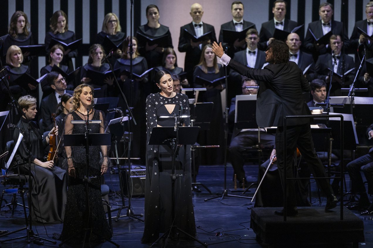 Muzika, skatinanti branginti laisvę: LNOBT skambėjo A. Martinaičio „Gailestingumo altorius“