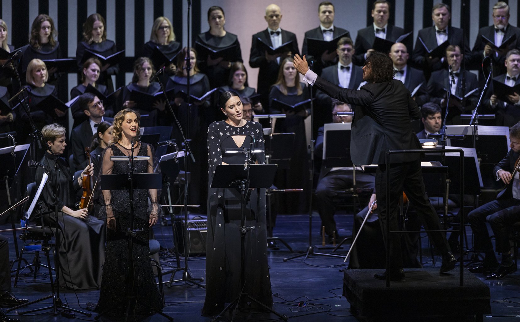 Muzika, skatinanti branginti laisvę: LNOBT skambėjo A. Martinaičio „Gailestingumo altorius“